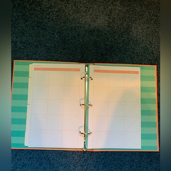 Mini binder with dividers and weekly calendar inserts. - Picture 3 of 4